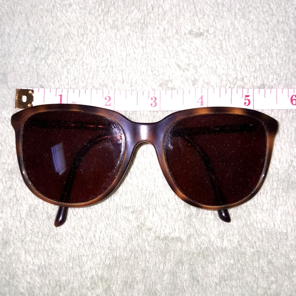 Burberry sunglasses frames!